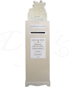 BUZÓN DE MADERA CON ELEMENTOS DECORATIVOS